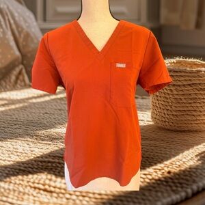 FiGS Catarina Auburn Top MEDIUM Size NWOT